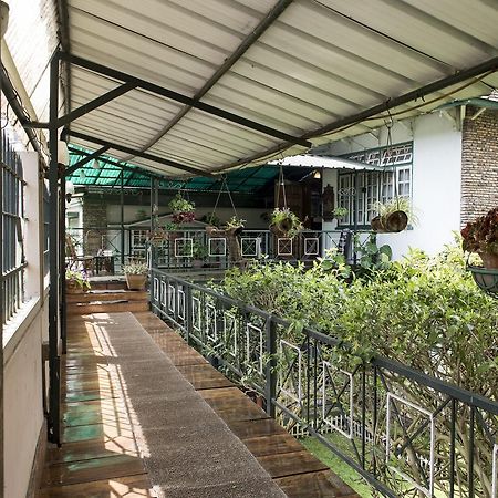 Oyo 2402 Hotel Highwinds Shillong Kültér fotó